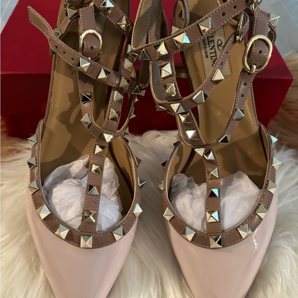 Shoes - ROCK STUDDED TAUPE HEELS.